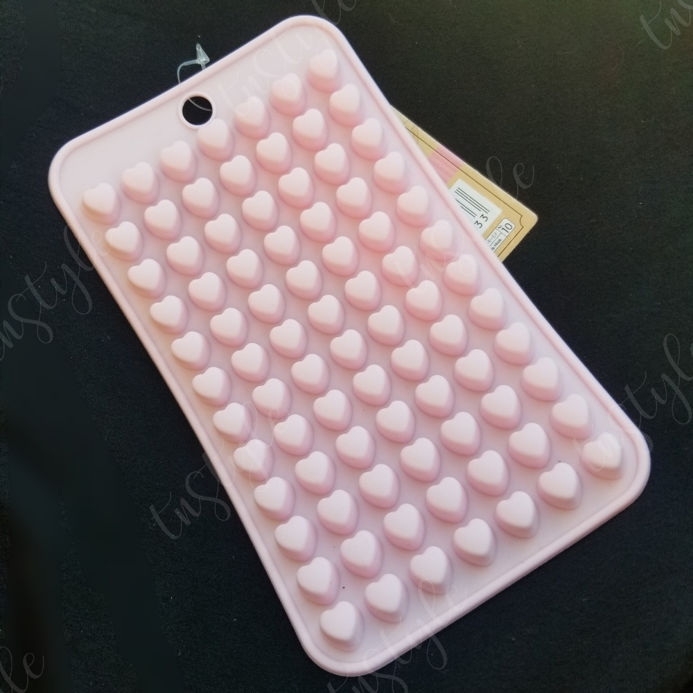 ⭐️3/$25⭐️ Mini Hearts Silicone Chocolate Mold